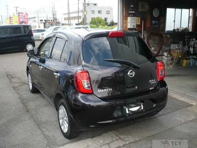 2017 Nissan March
