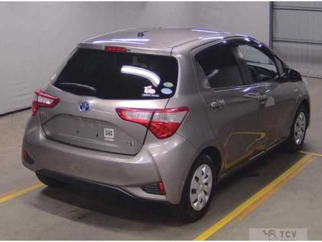 2017 Toyota Vitz