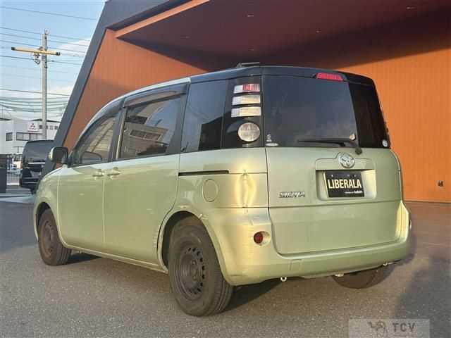 2010 Toyota Sienta