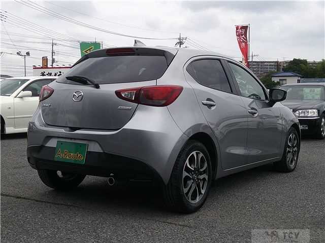 2016 Mazda Demio