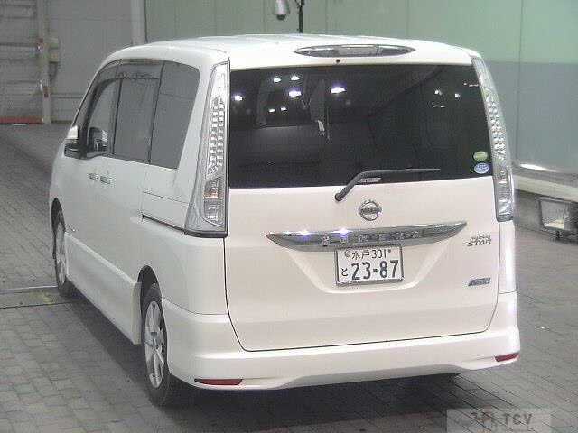 2013 Nissan Serena