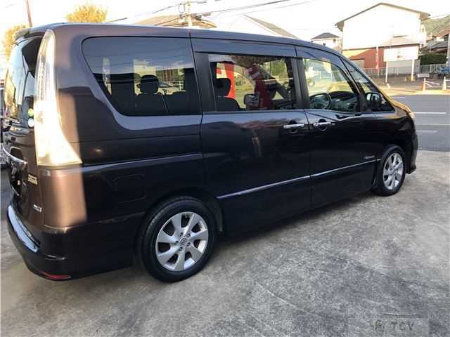 2013 Nissan Serena