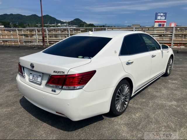 2014 Toyota Crown Majesta