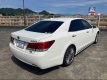 2014 Toyota Crown Majesta