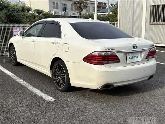 2010 Toyota Crown Hybrid