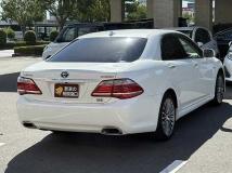 2011 Toyota Crown Hybrid