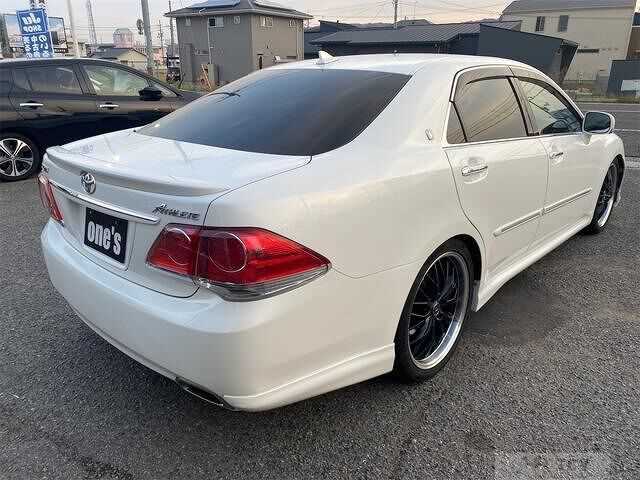 2010 Toyota Crown