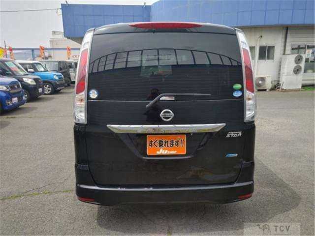 2013 Nissan Serena
