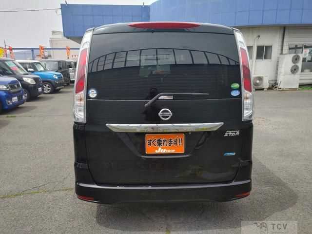2013 Nissan Serena