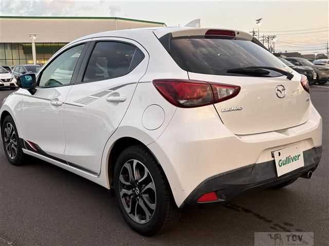 2016 Mazda Demio