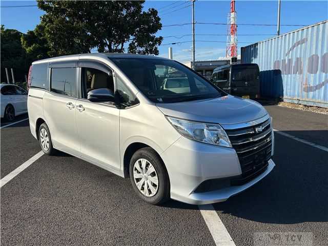 2015 Toyota Noah
