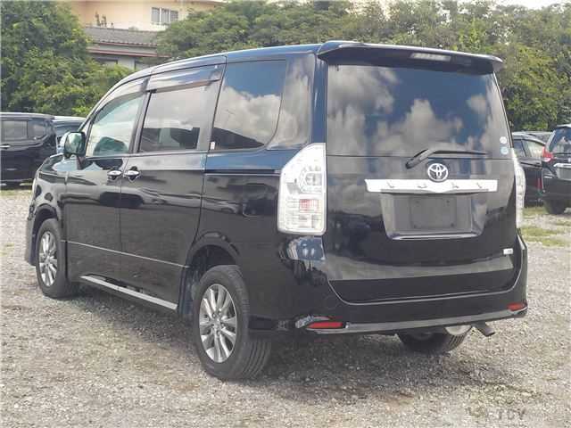 2012 Toyota Voxy