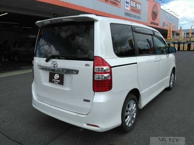 2011 Toyota Noah