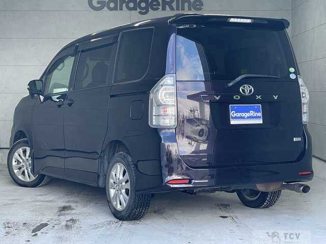 2013 Toyota Voxy