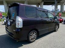 2011 Toyota Voxy