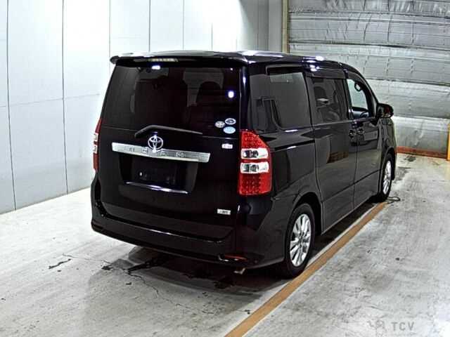 2011 Toyota Noah
