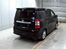 2011 Toyota Noah