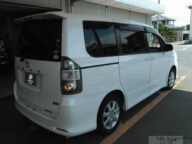 2009 Toyota Voxy
