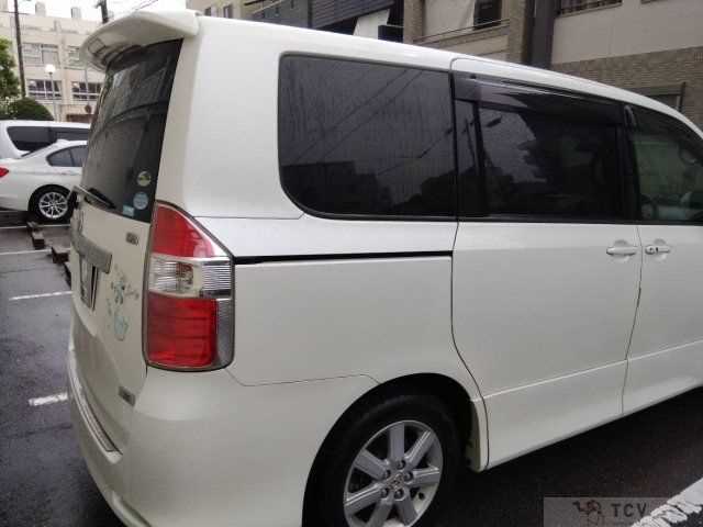 2008 Toyota Noah