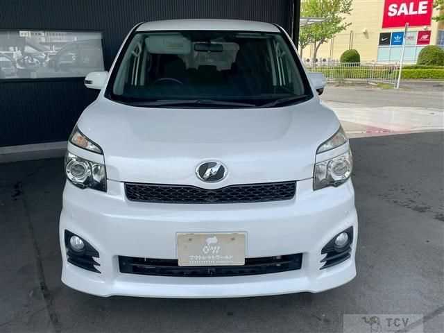 2013 Toyota Voxy