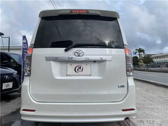 2010 Toyota Voxy