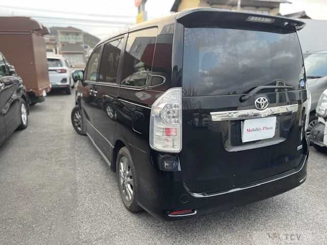 2011 Toyota Voxy