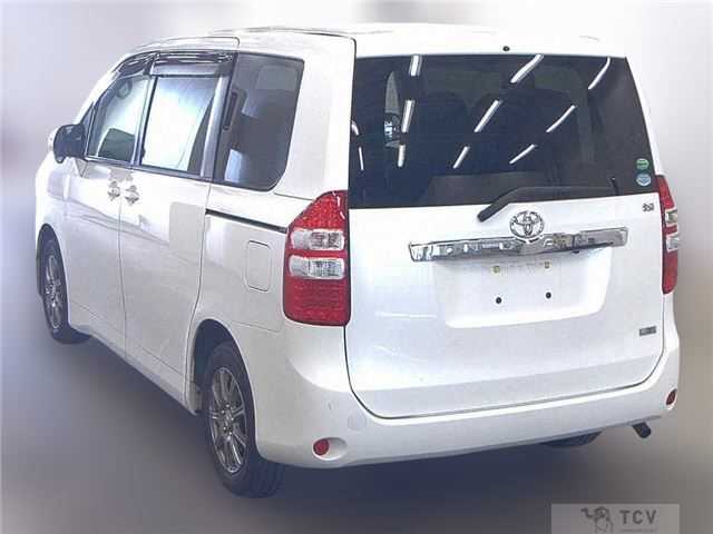 2013 Toyota Noah
