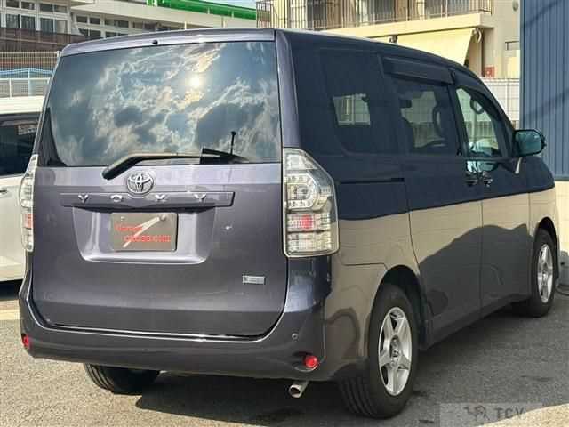 2011 Toyota Voxy