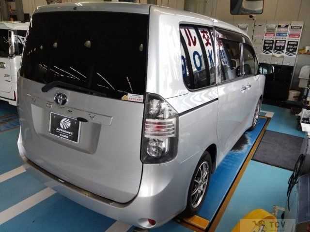 2008 Toyota Voxy