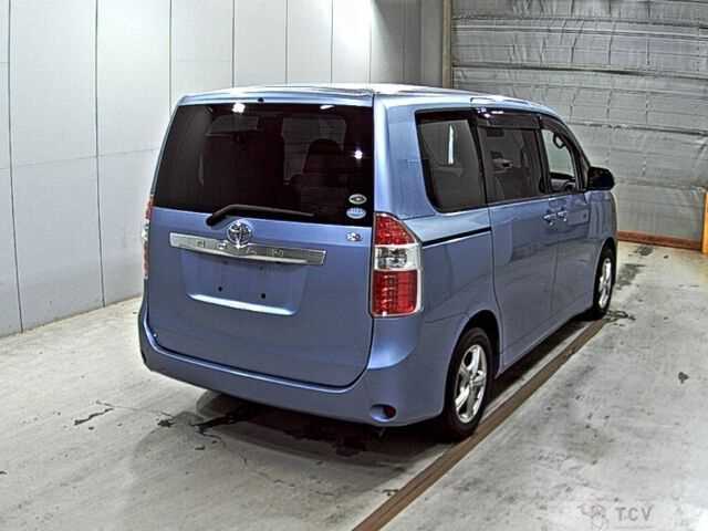 2010 Toyota Noah