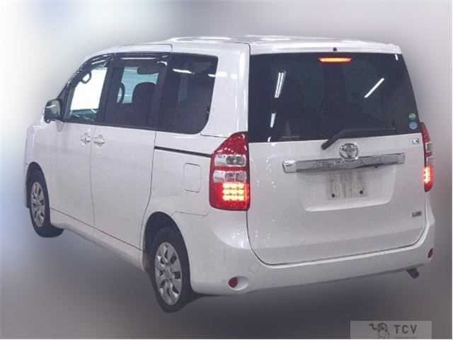 2013 Toyota Noah