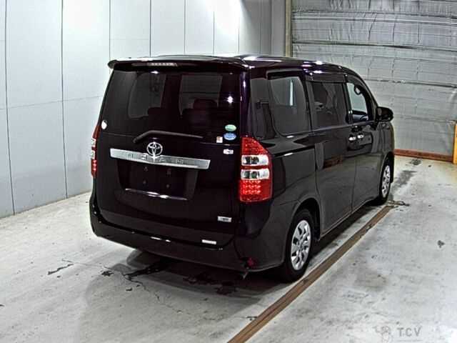 2013 Toyota Noah