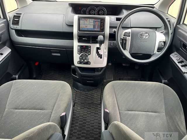 2010 Toyota Voxy
