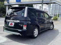 2013 Toyota Isis