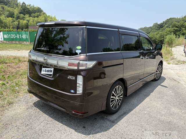 2015 Nissan Elgrand