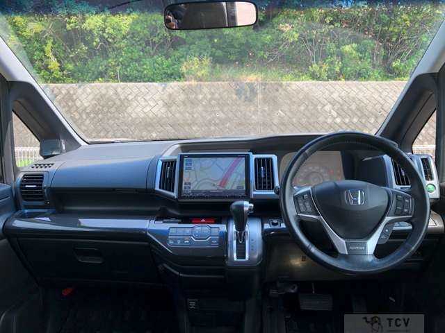 2013 Honda Step WGN