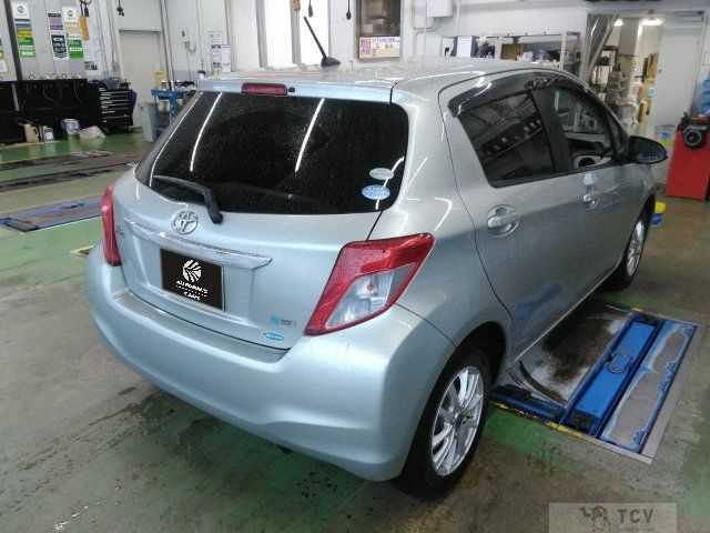 2011 Toyota Vitz