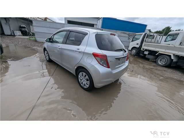 2011 Toyota Vitz