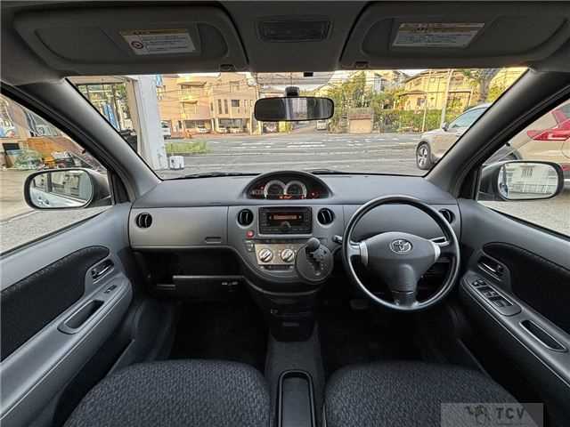 2011 Toyota Sienta
