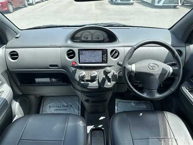 2011 Toyota Sienta