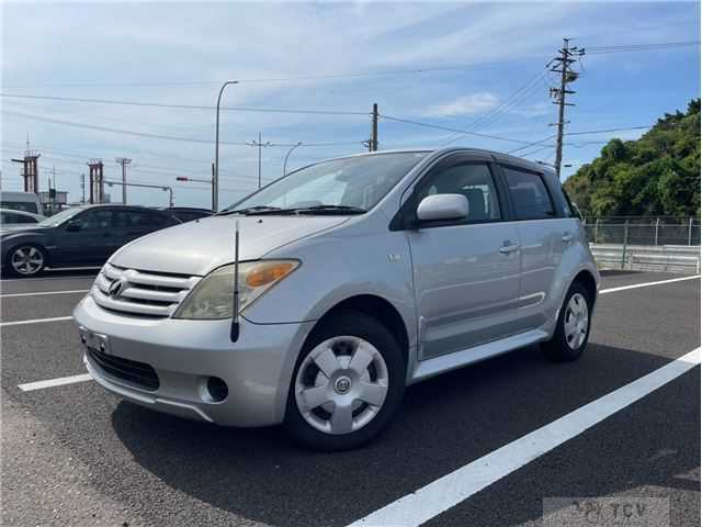 2005 Toyota IST