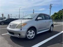 2005 Toyota IST