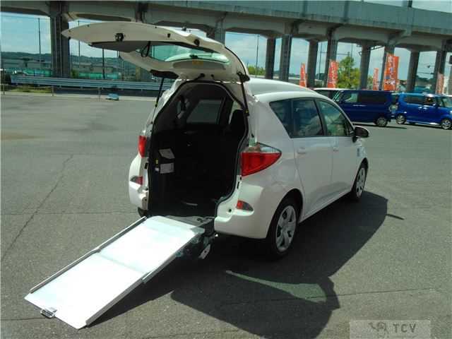 2013 Toyota Ractis