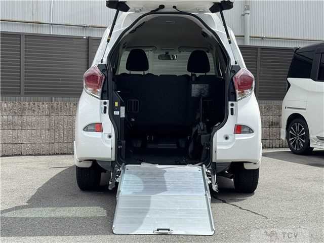 2015 Toyota Ractis