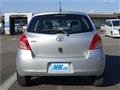 2006 Toyota Vitz