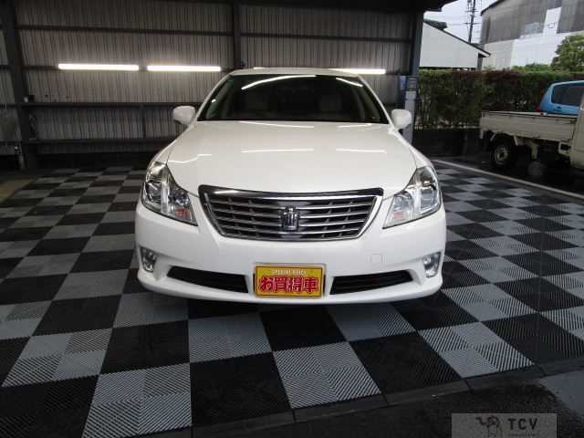 2011 Toyota Crown