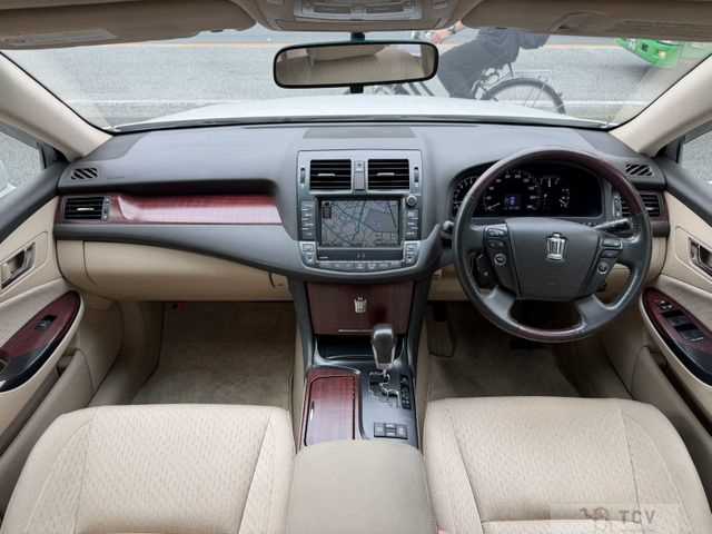 2009 Toyota Crown