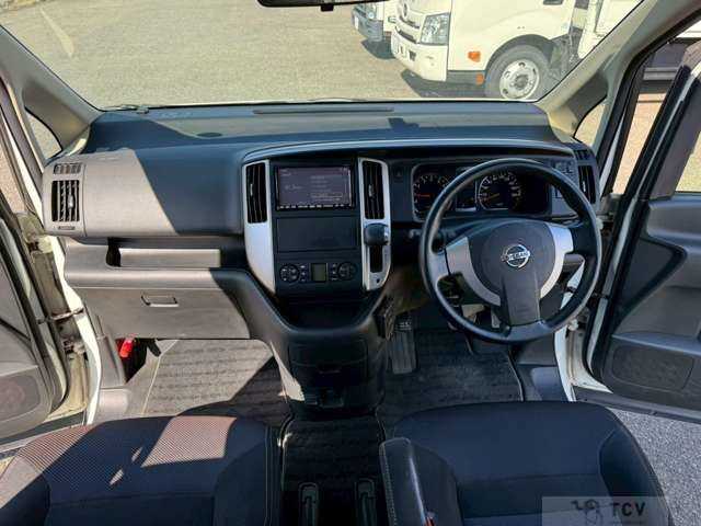 2009 Nissan Serena