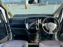 2009 Nissan Serena