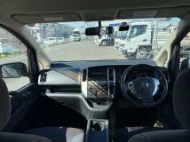 2009 Nissan Serena